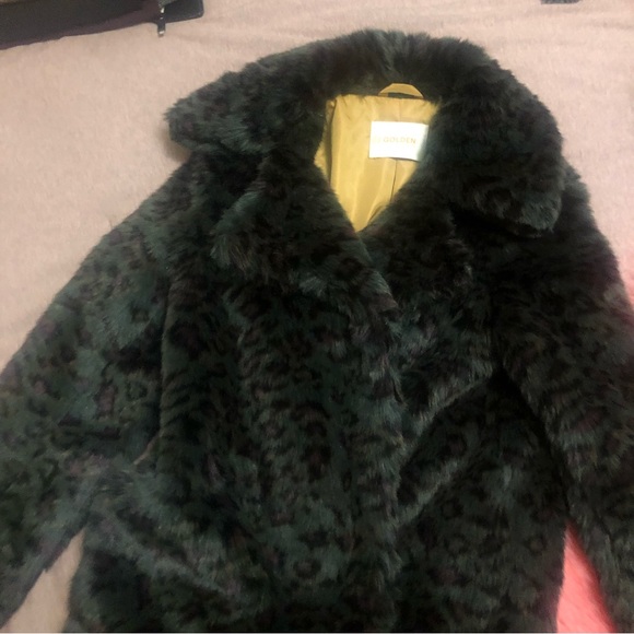 Aritzia TNA Golden ‘Moorhouse’ faux fur coat - Picture 5 of 7